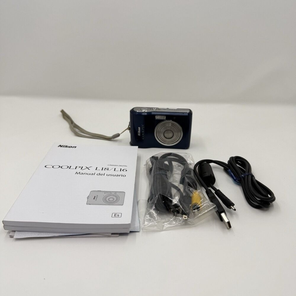 Nikon Coolpix L18 Digital Camera 8MP Blue Parts Repair With Manual Cords